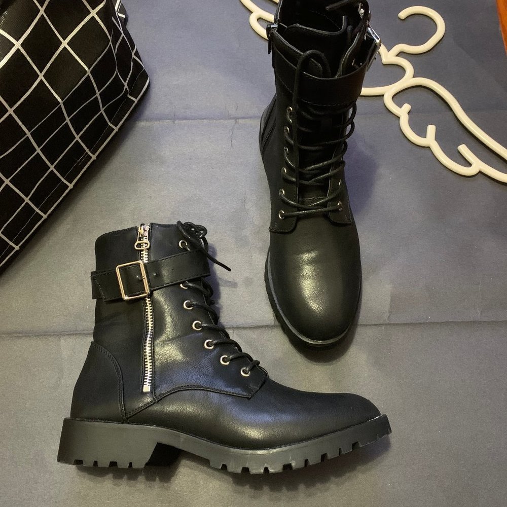 (Runs small) Black Boots - Picture 1 of 9